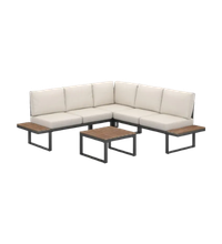 Imagen recortada de un conjunto de muebles de jardín