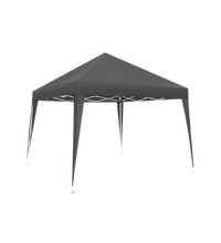 Imagen recortada de una carpa de jardín